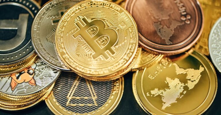 IMF Warns Dollar Stablecoins: FX Boon or Run Risk?
